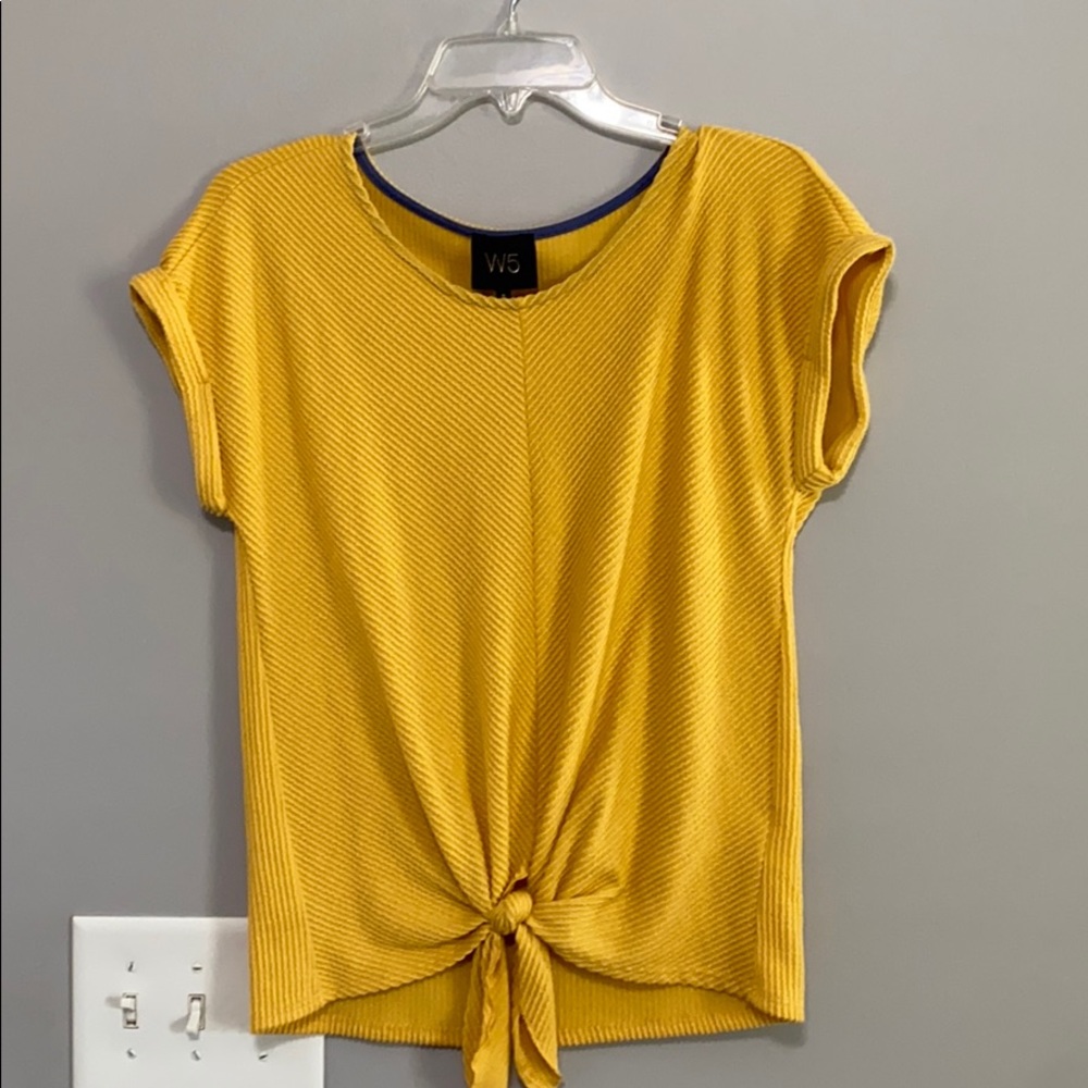Ribbed too with front tie